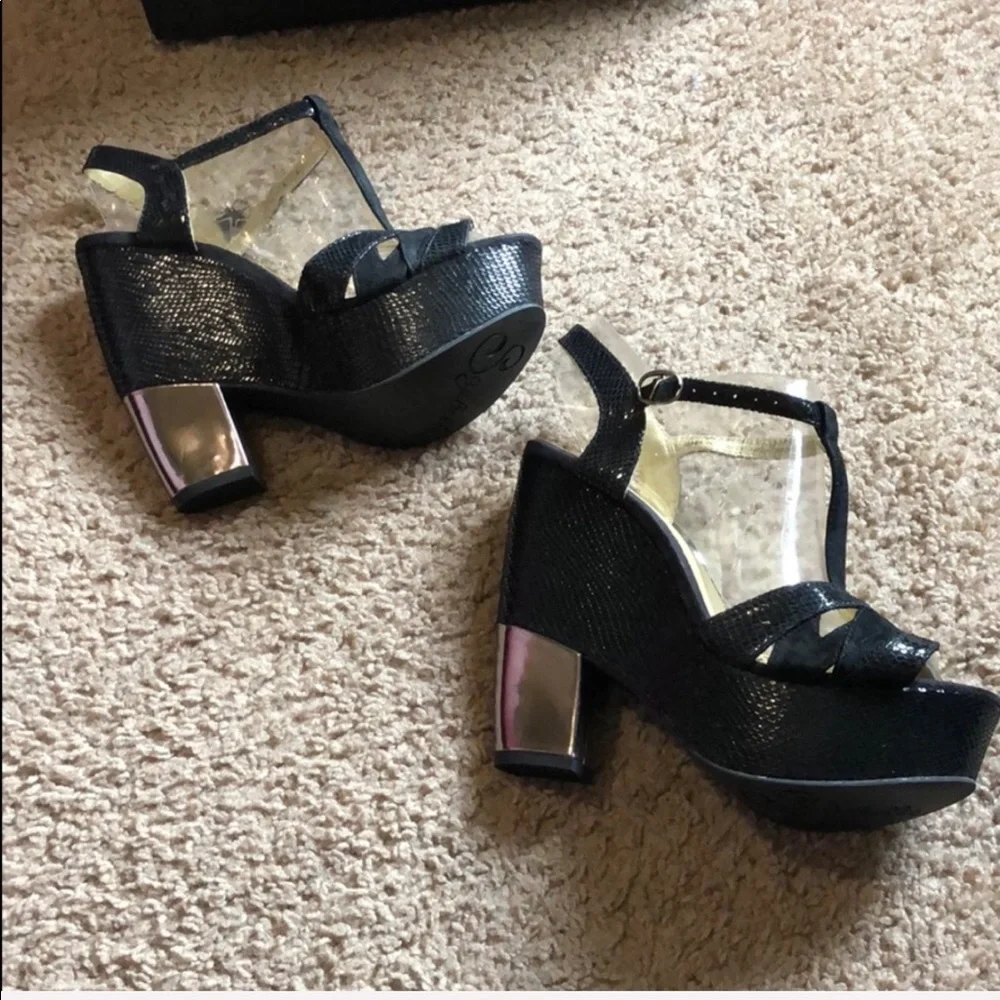 Seychelles platform pumps *RARE*